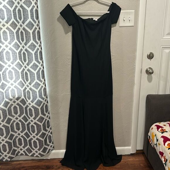 H by Halston Off The Shoulder Black Formal Gown Size 6 - Picture 1 of 8